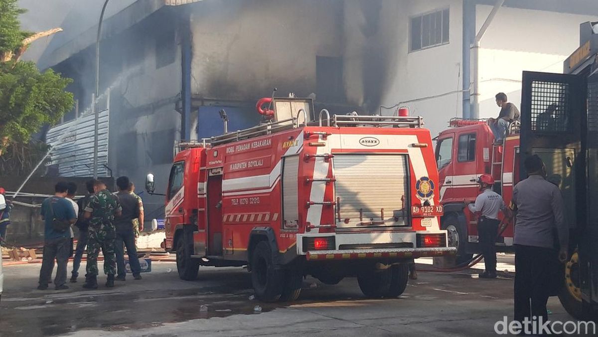 Kebakaran Pabrik Garmen di Boyolali, Karyawan Berhamburan